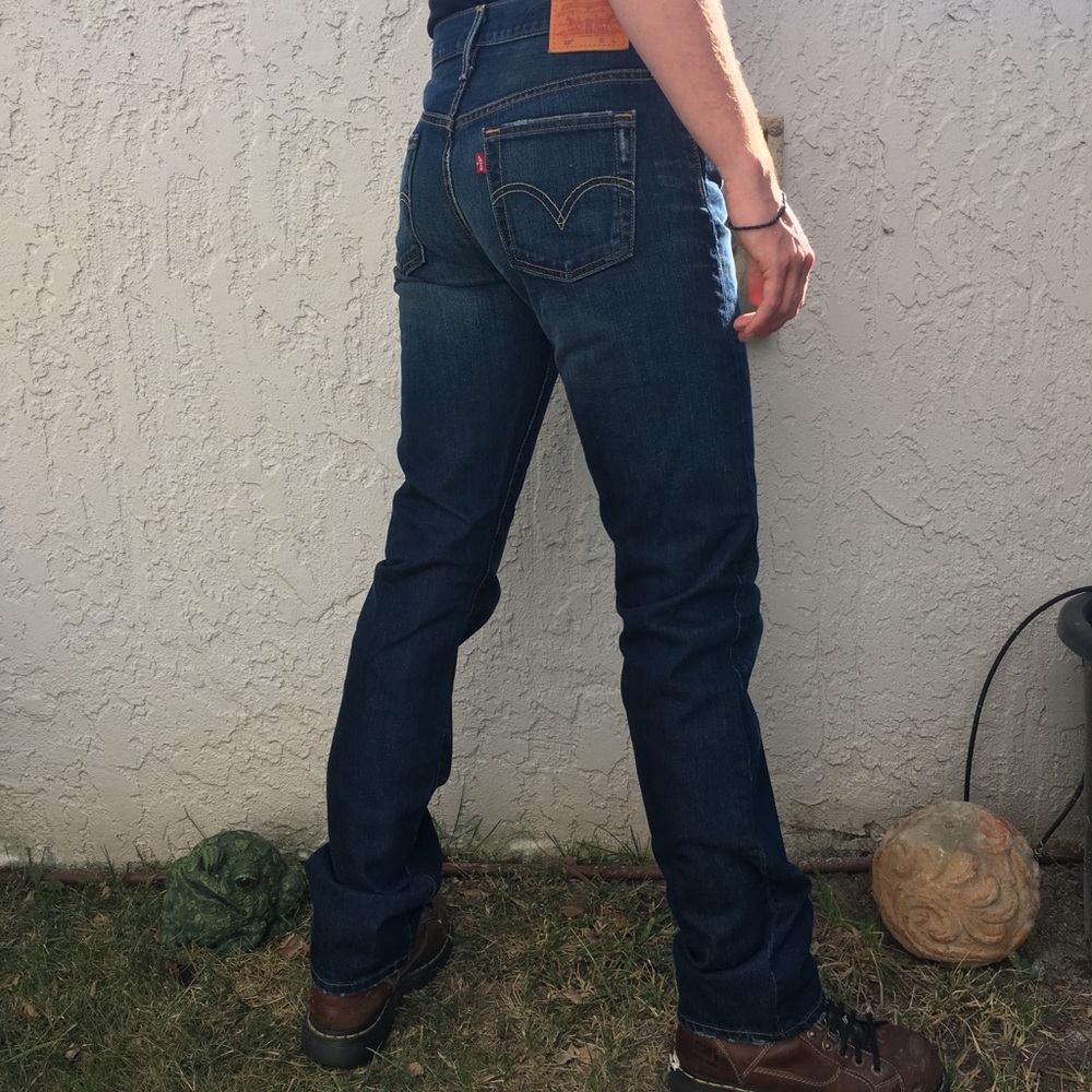 28-29’-30 dark blue straight-cut levi jeans